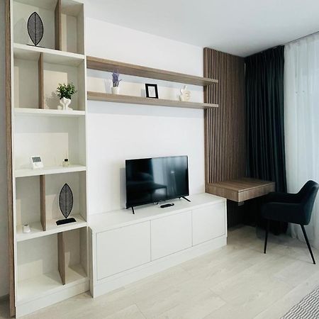 Q Royal Apartment - Palas Center ヤシ エクステリア 写真