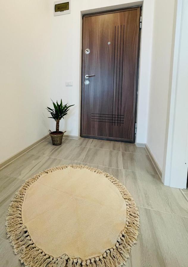Q Royal Apartment - Palas Center ヤシ エクステリア 写真